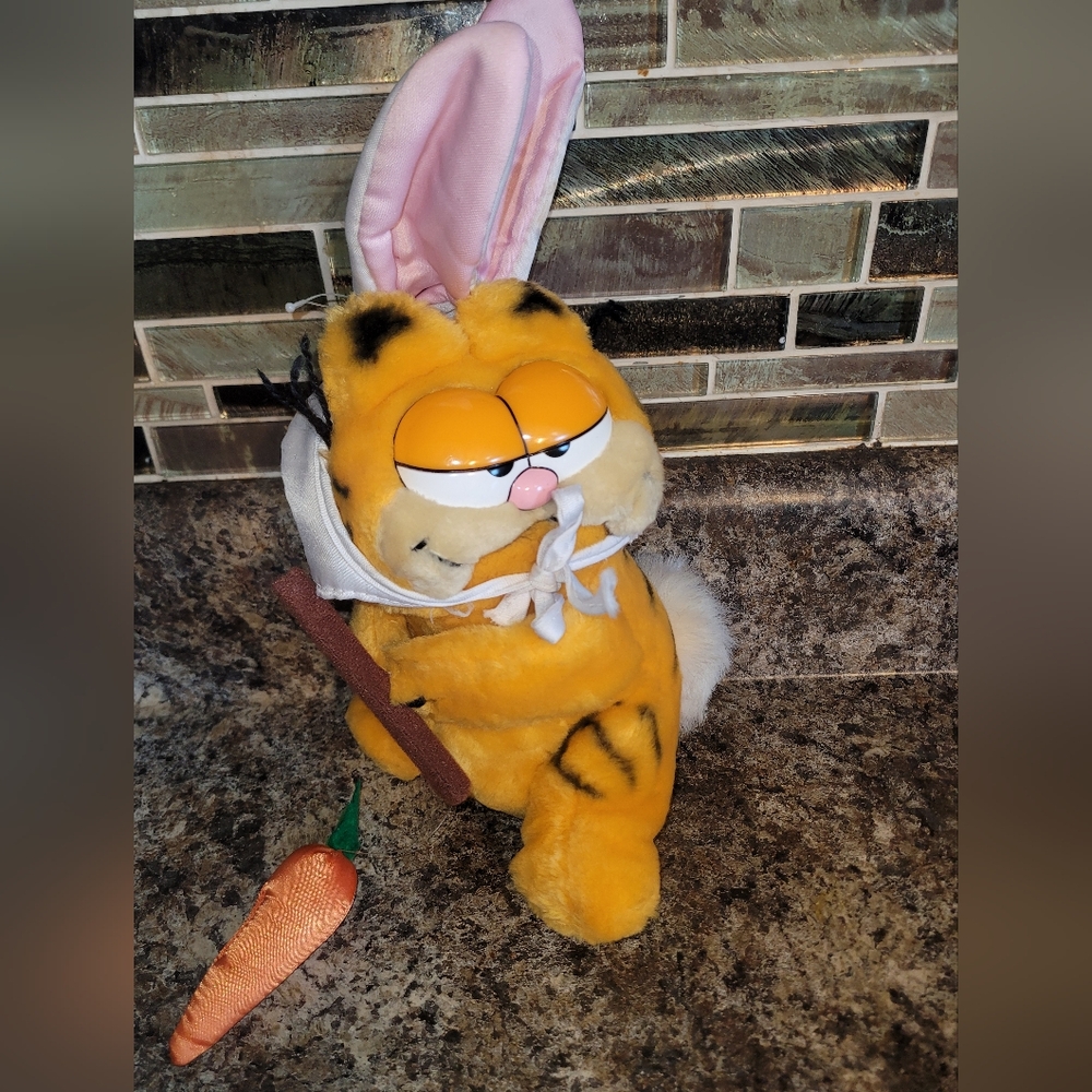 1980S VINTAGE EASTER RABBIT GARFIELD
